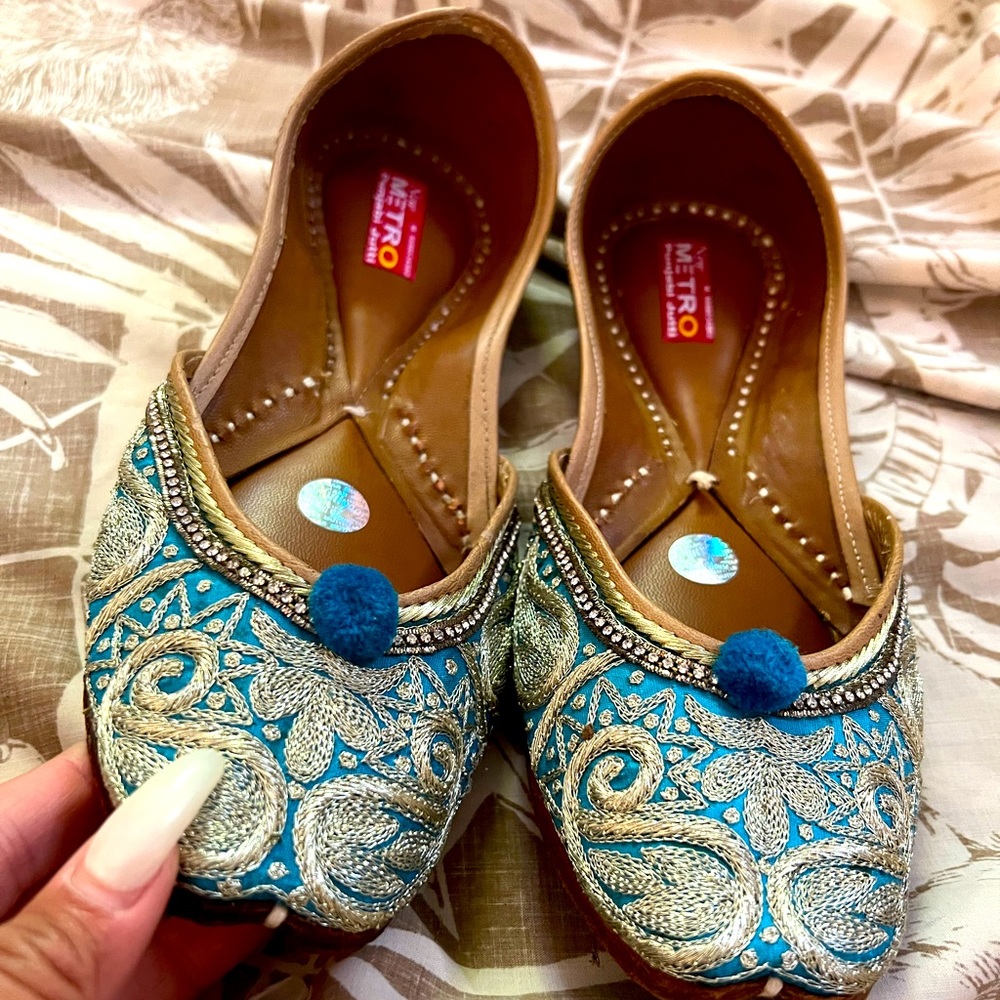 Arabian style slippers Metro Punjabi Jutti